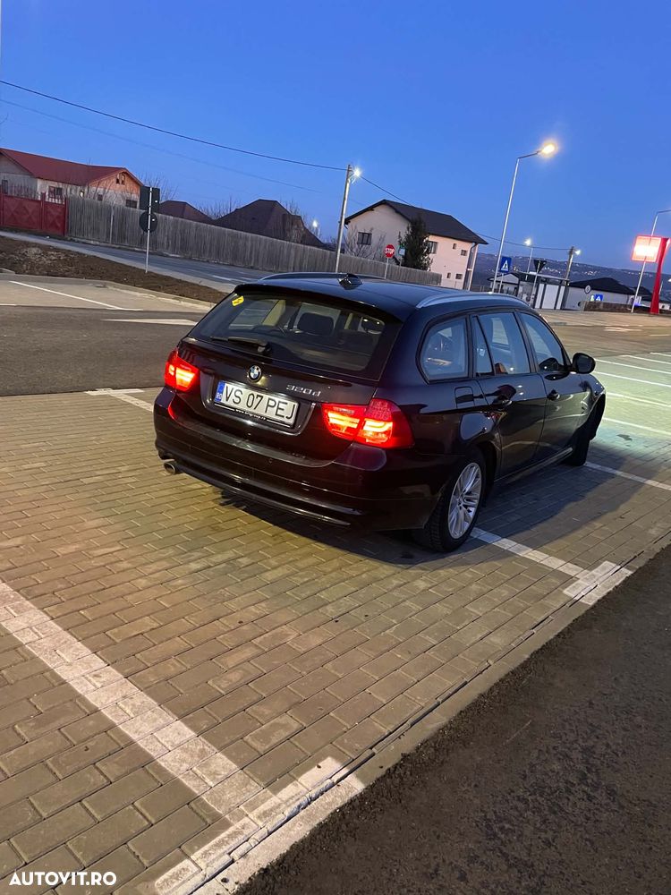 BMW Seria 3 320d DPF Aut. - 2