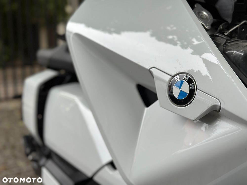 BMW CE 04 - 13