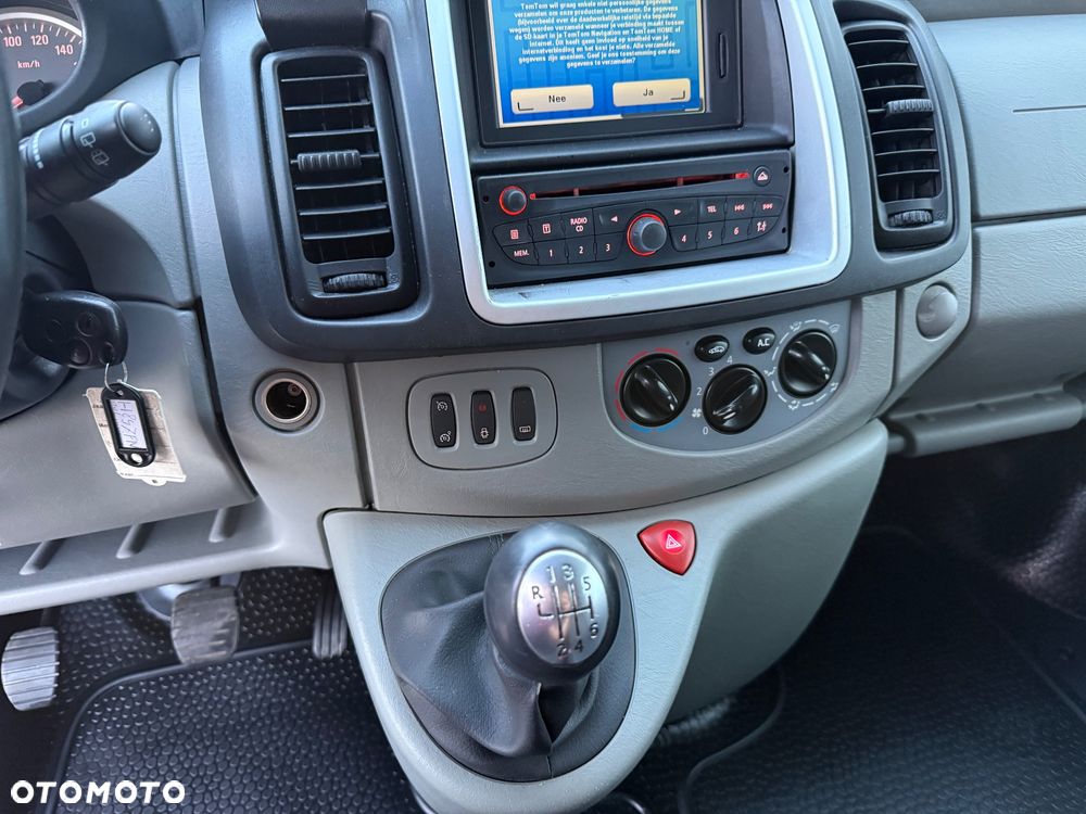 Opel Vivaro - 17