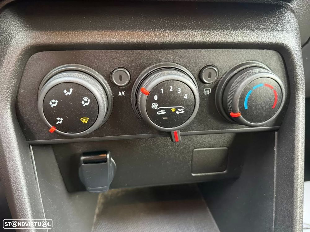 Dacia Sandero 1.0 TCe Essential - 11