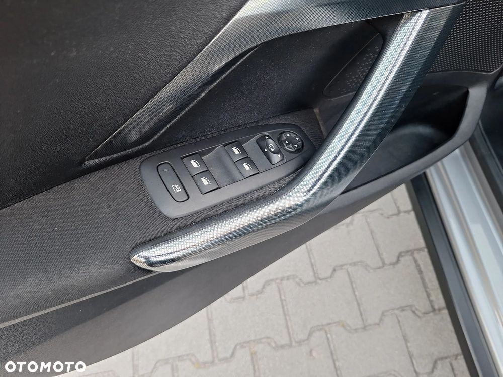 Peugeot 2008 1.6 BlueHDi Allure - 20