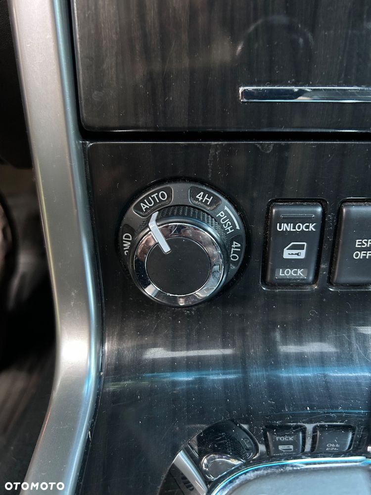 Nissan Pathfinder 2.5 D LE EU5 - 19