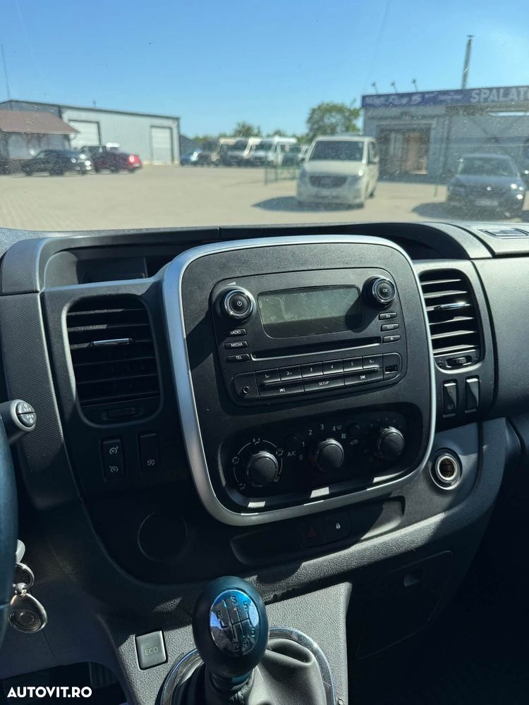 Opel Vivaro - 11