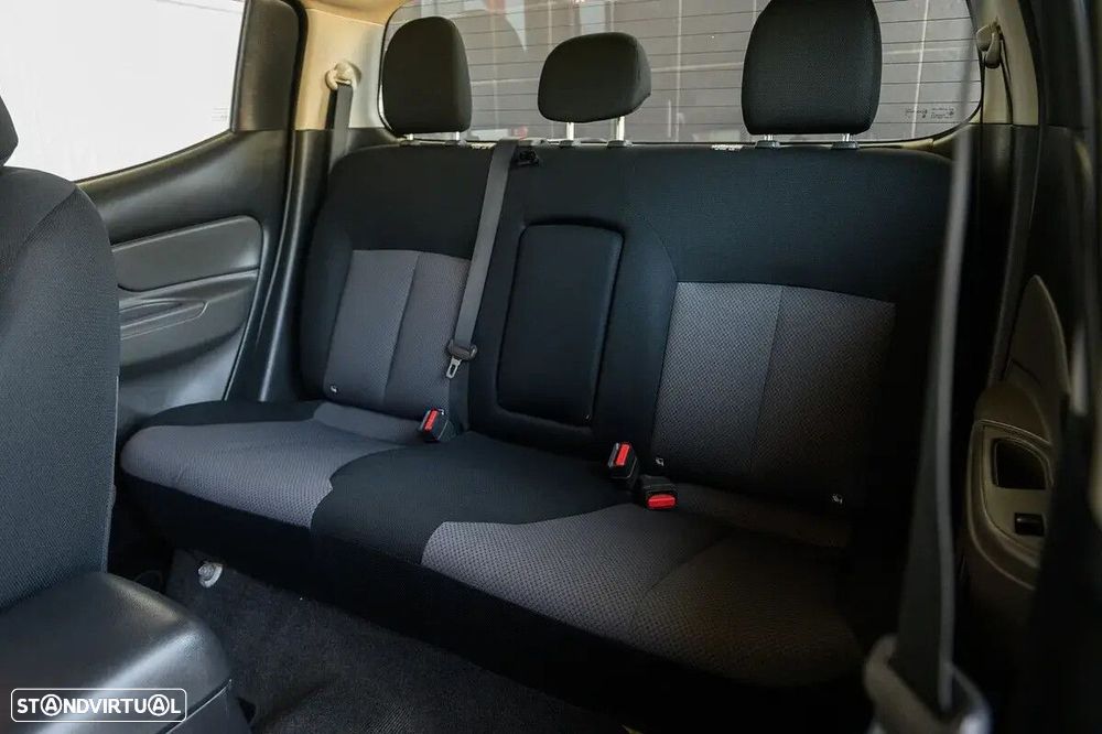 Mitsubishi L200 2.4 DI-D CD Invite 4WD - 18