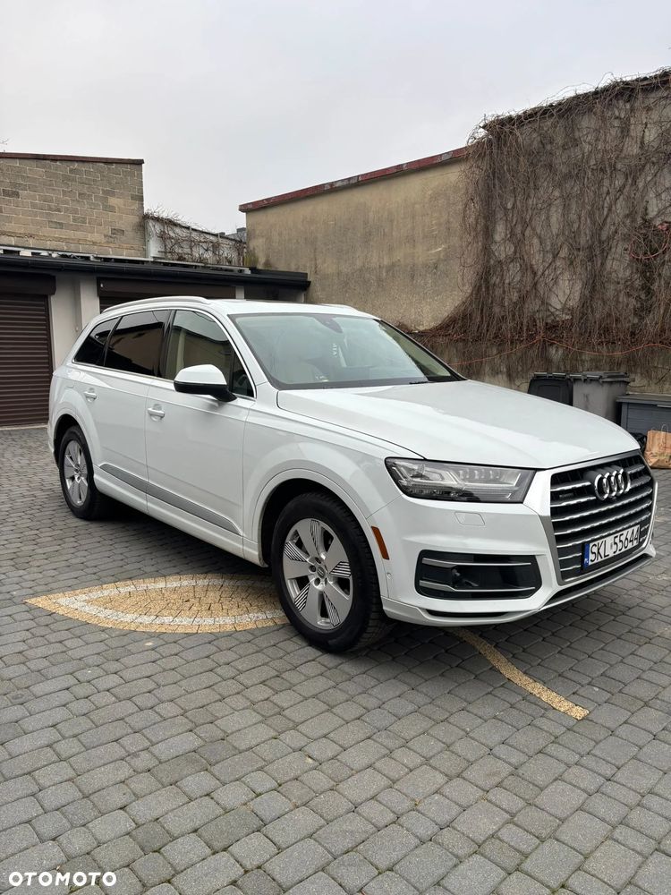 Audi Q7 - 1