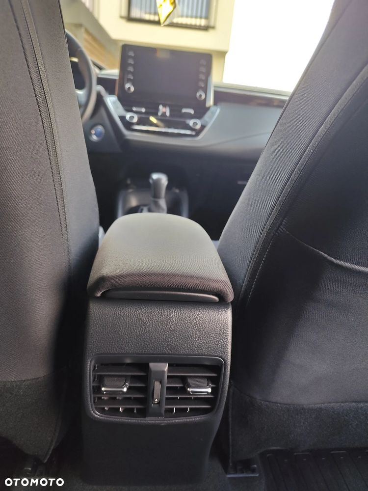 Toyota Corolla - 24