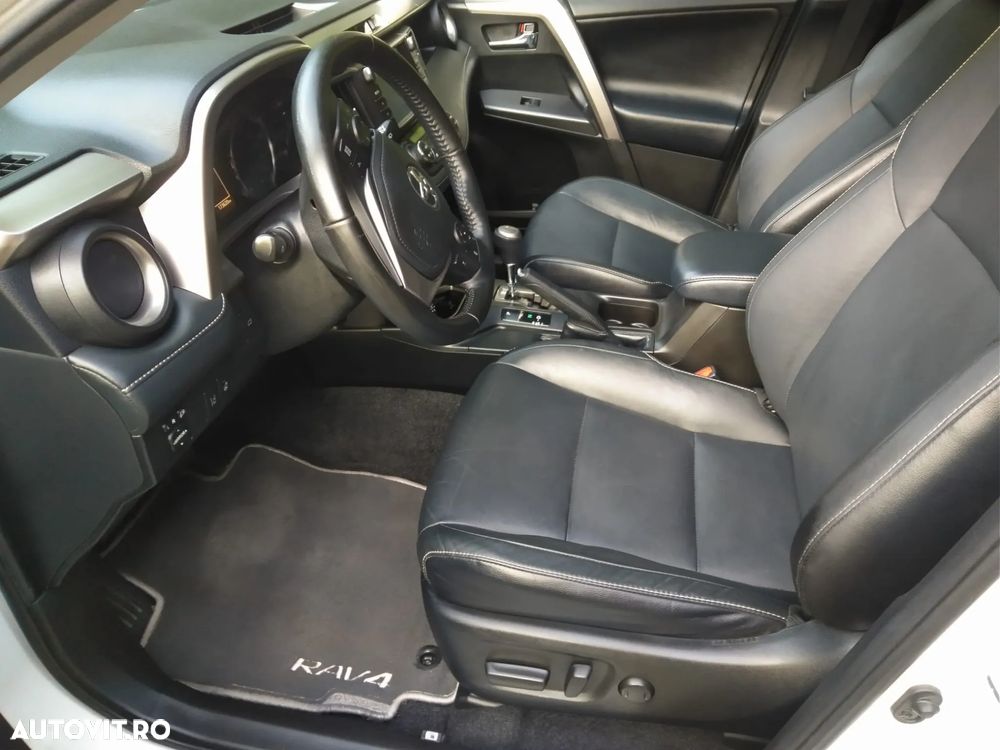 Toyota RAV4 2.5 4x4 Hybrid Style Selection - 28