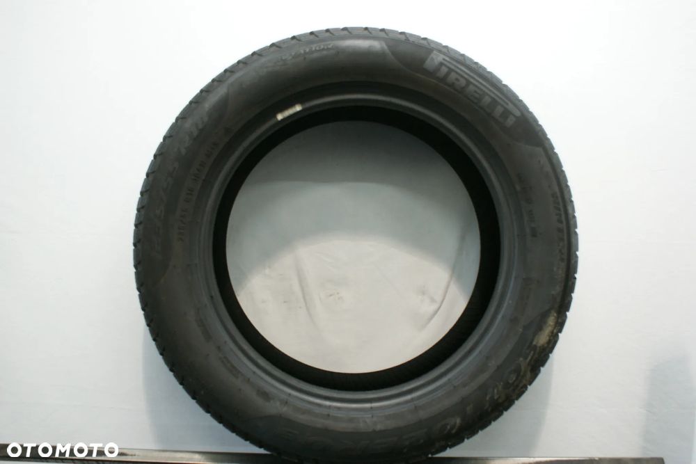 235/55R18 PIRELLI WINTER SOTTOZERO 3 , 7mm  B2780 - 3