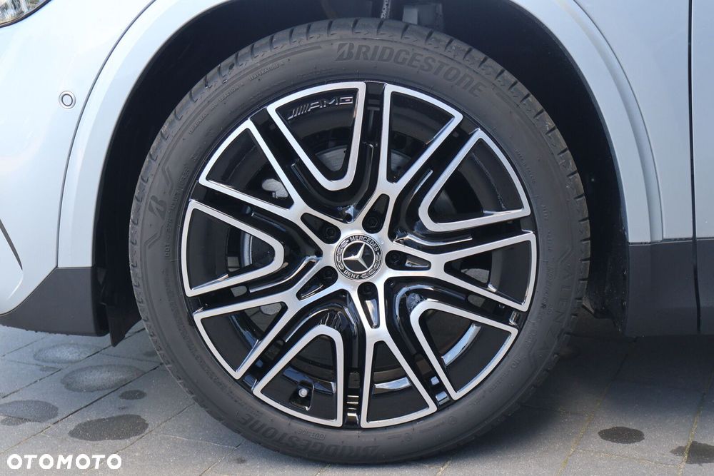 Mercedes-Benz GLA - 23