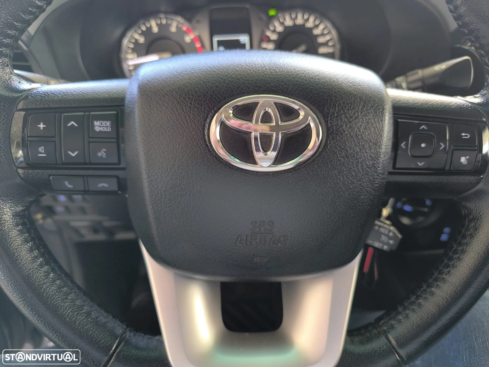 Toyota Hilux 2.4 D-4D 4WD CD Tracker - 13
