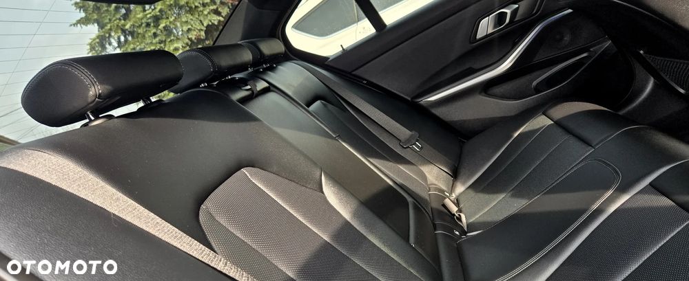 BMW Seria 3 320d xDrive Sport Line Shadow sport - 13