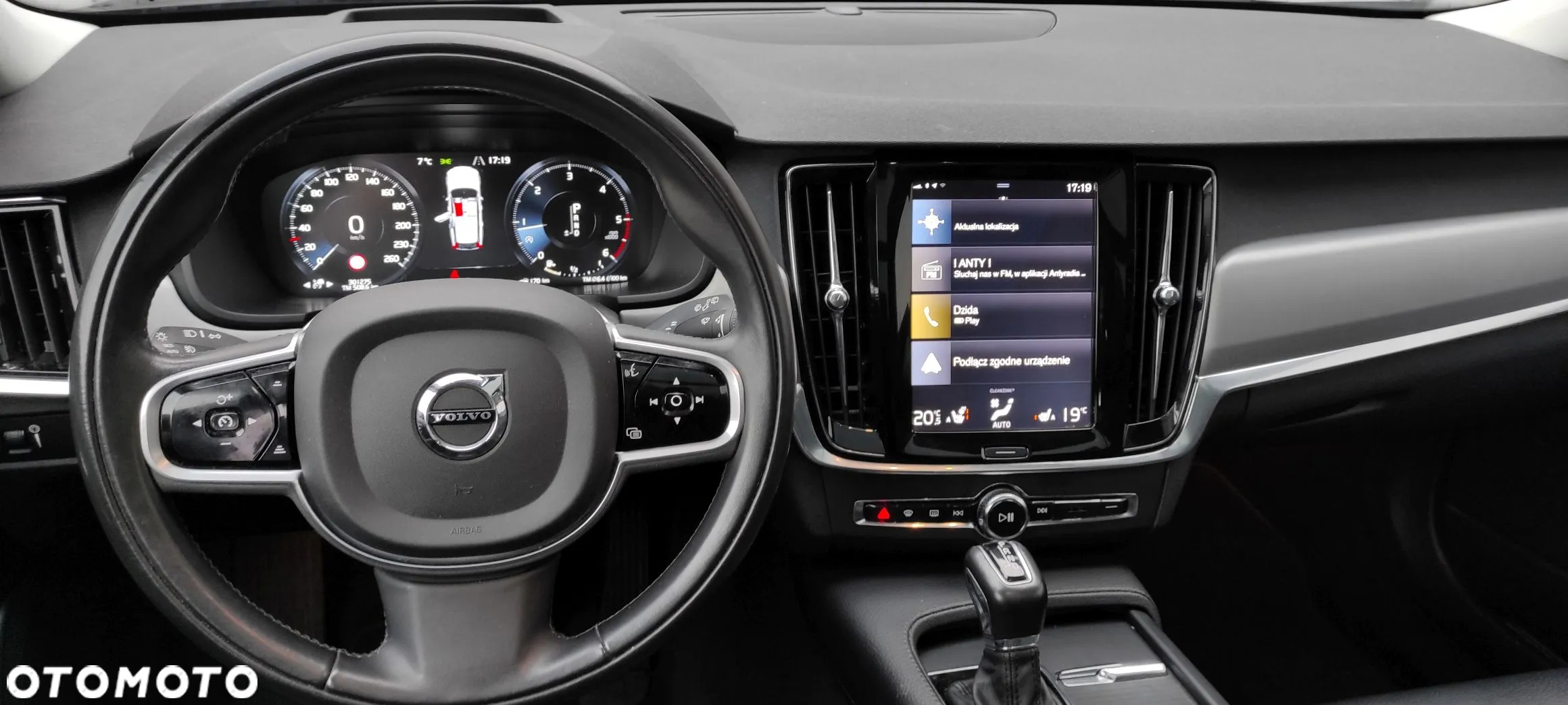 Volvo V90 D4 Momentum - 24