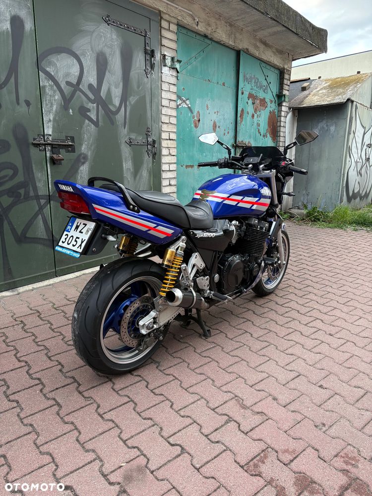 Yamaha XJR - 3