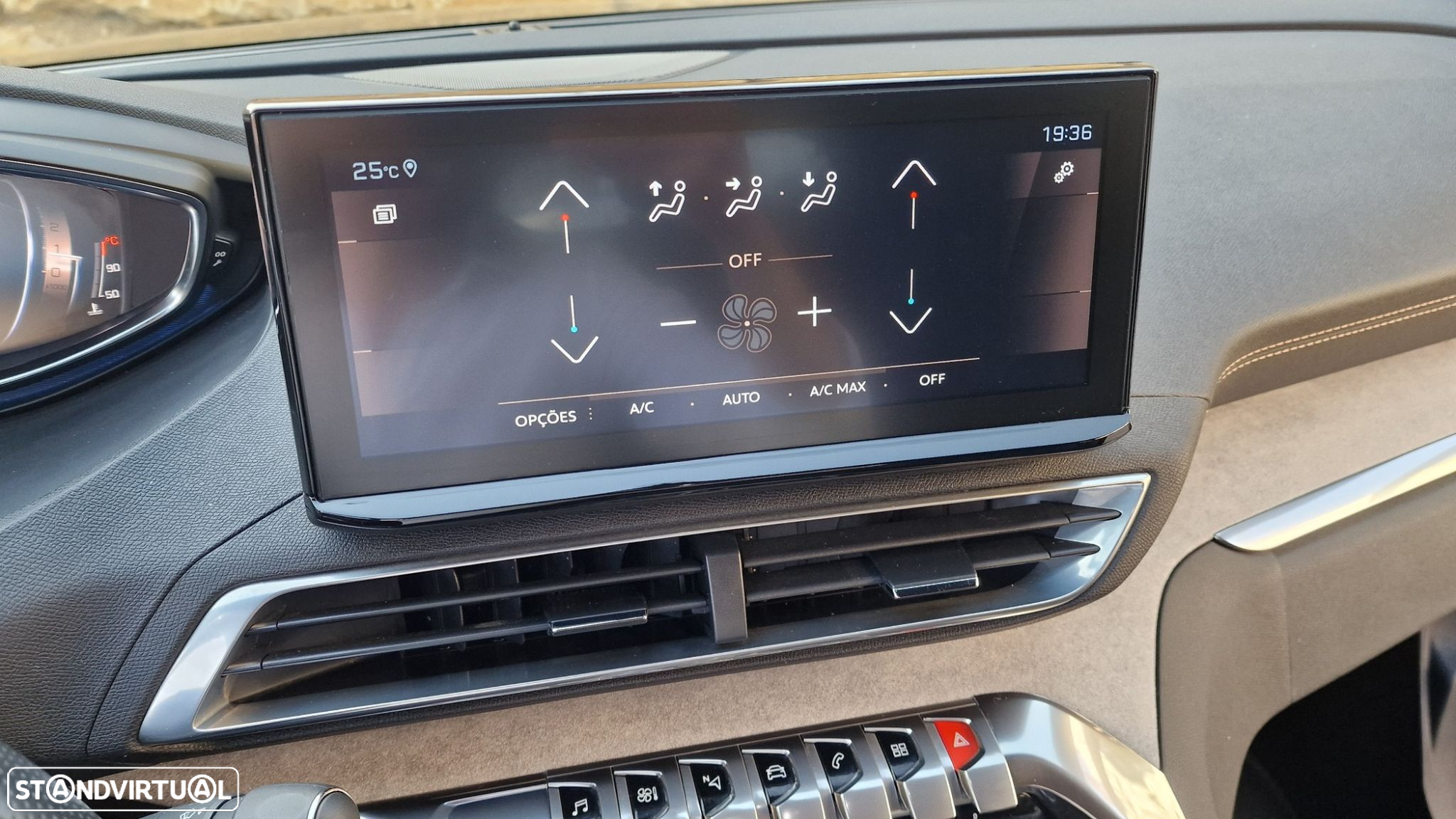 Peugeot 5008 1.5 BlueHDi GT Pack EAT8 - 26