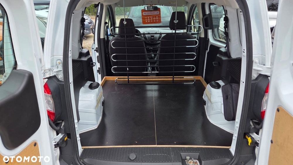 Ford Tourneo Courier - 15