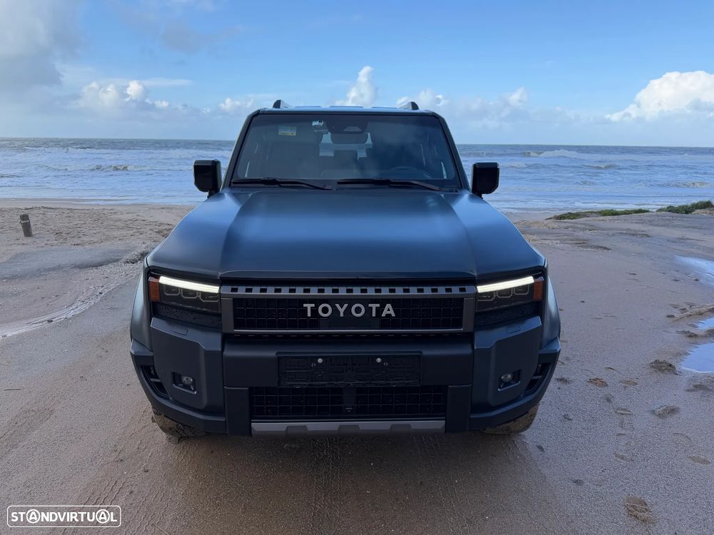 Toyota Land Cruiser Prado - 2