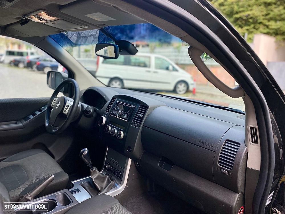 Nissan Navara 2.5 dCi CD XE 4WD - 27