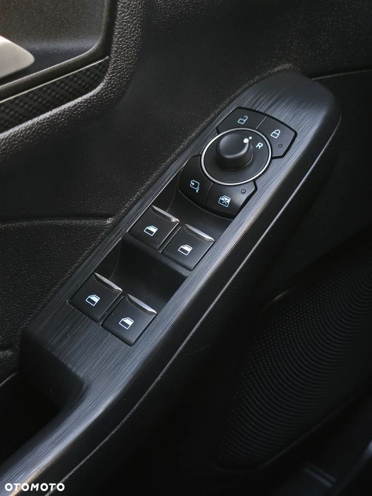 Ford Kuga 2.5P PHEV FWD ST-Line X - 32