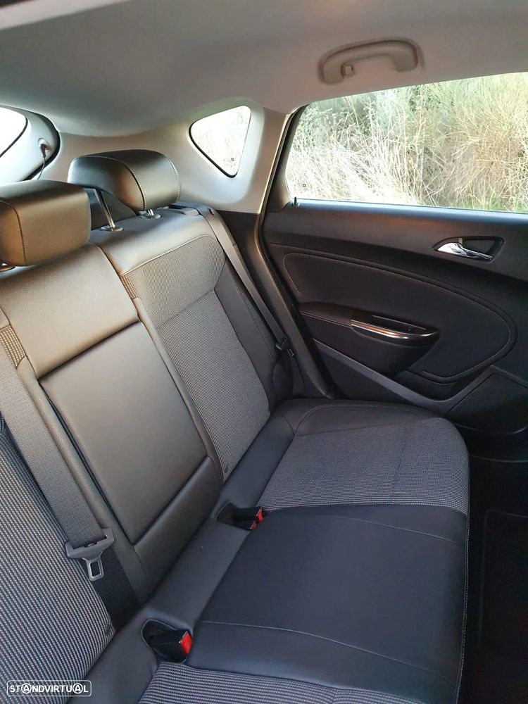 Opel Astra 1.7 CDTi Cosmo - 9