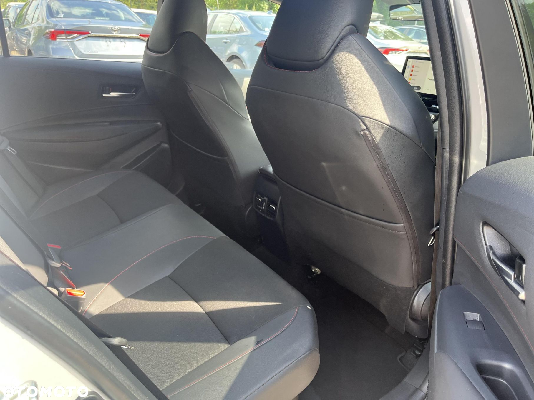 Toyota Corolla 2.0 Hybrid GR Sport - 14