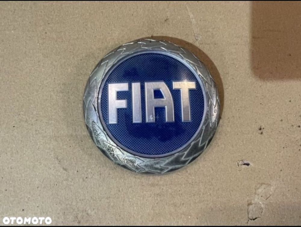 Emblemat znaczek tylnej klapy Fiat Punto 2 II lift