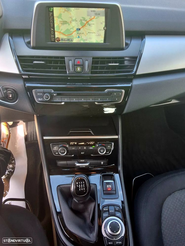 BMW 218 Active Tourer - 11