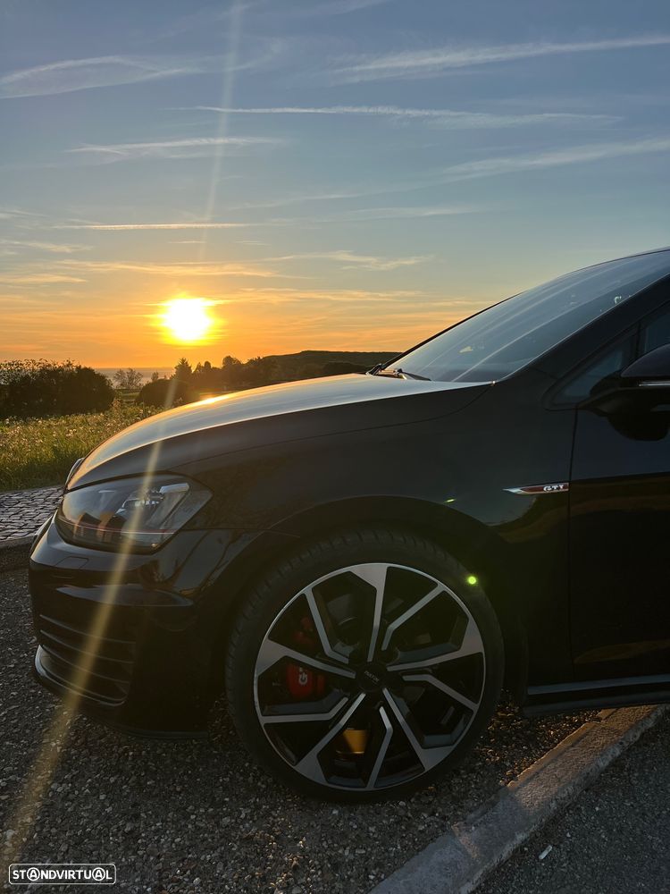 VW Golf GTI Performance BlueMotion DSG - 11