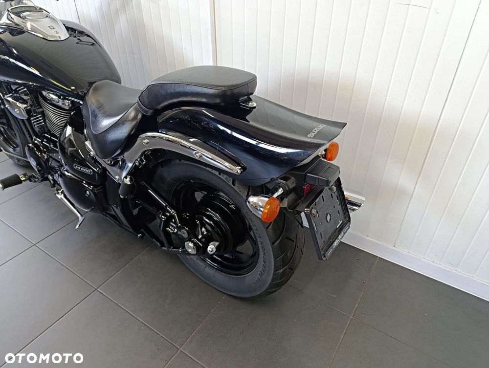 Suzuki Intruder - 12