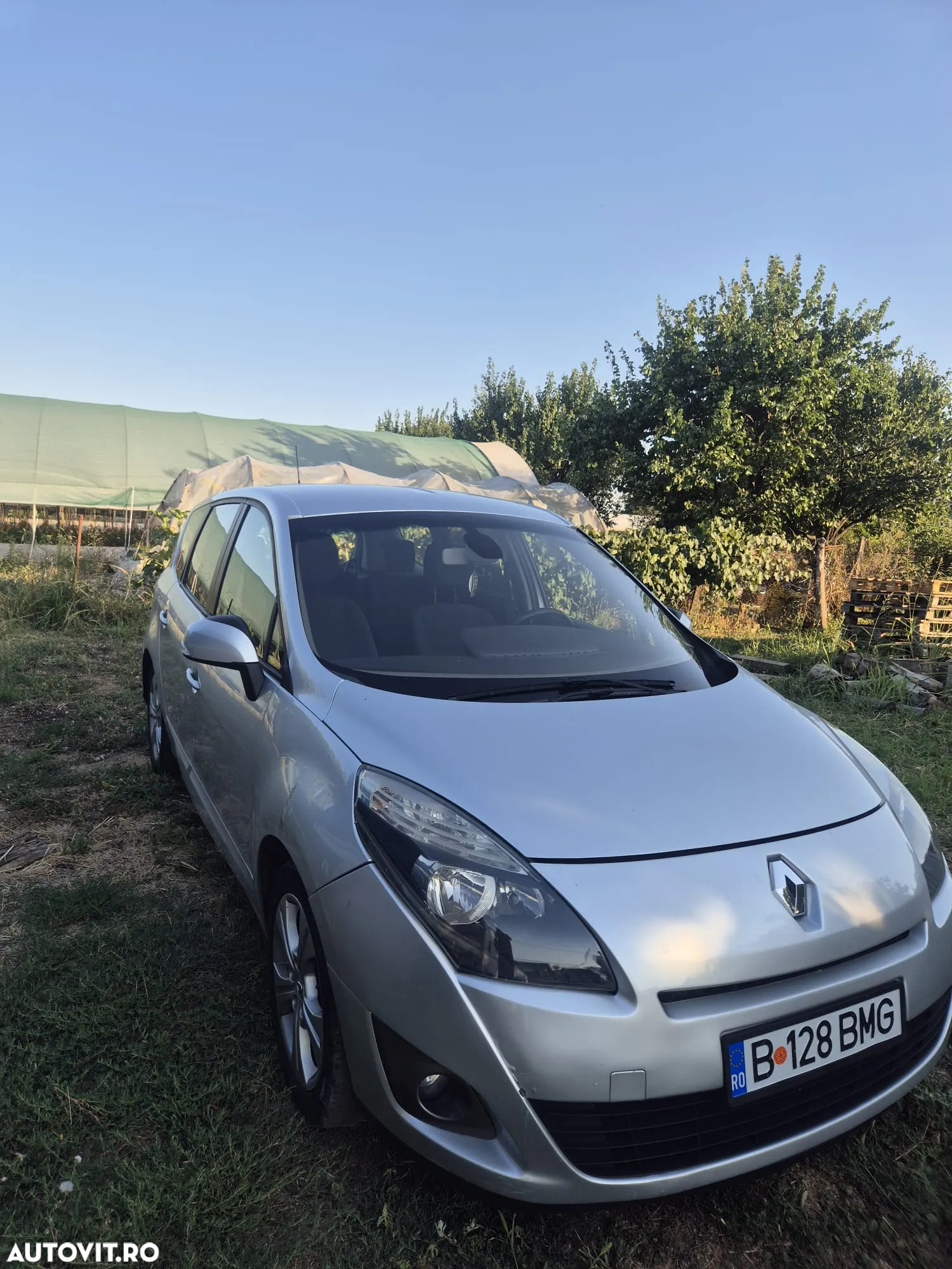 Renault Grand Scenic - 13