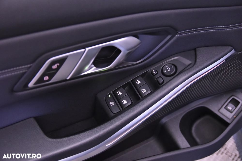 BMW Seria 3 320d Touring xDrive Aut. - 13