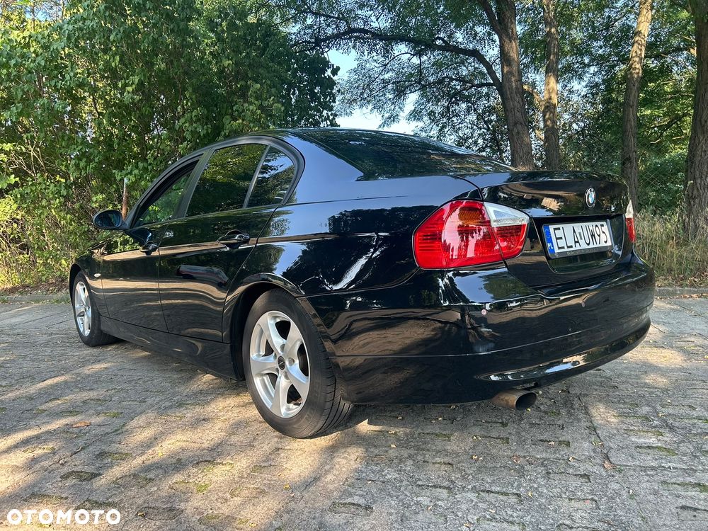 BMW Seria 3 318i - 4