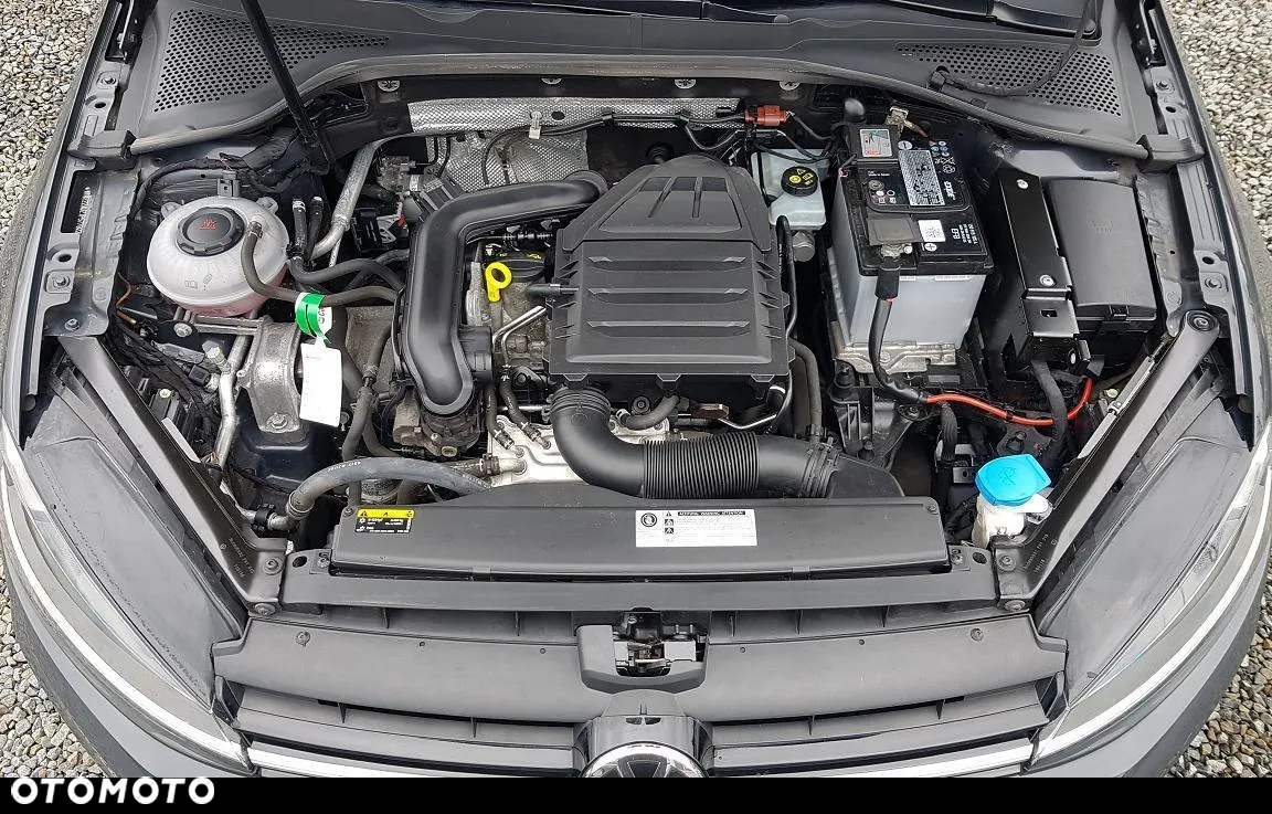 Volkswagen Golf - 33