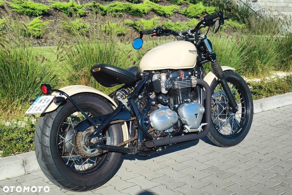 Triumph Bonneville Bobber - 2
