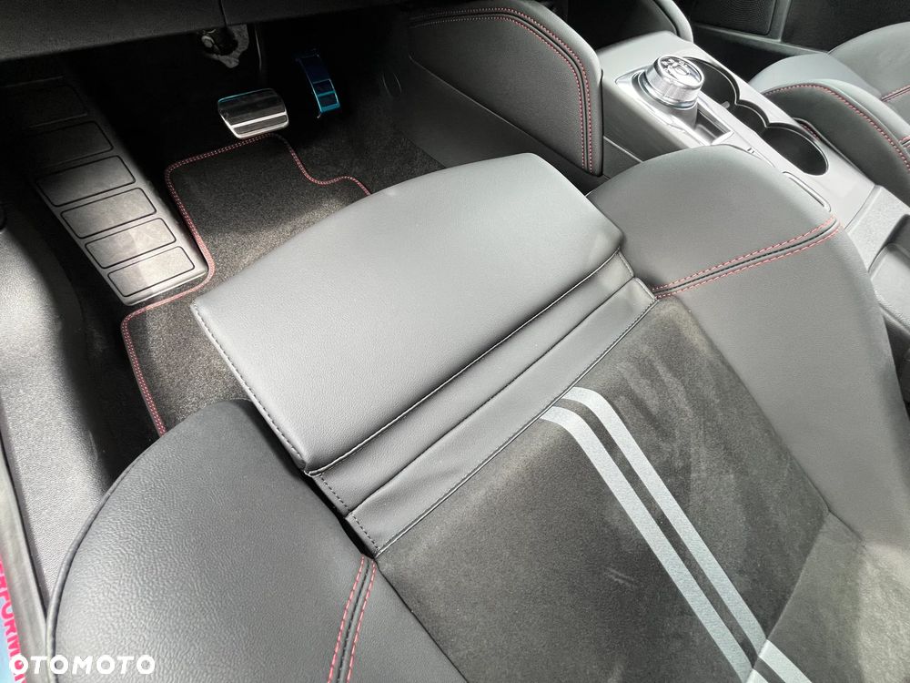 Ford Focus 2.3 EcoBoost ST X - 35