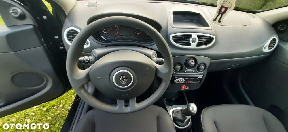 Renault Clio - 35