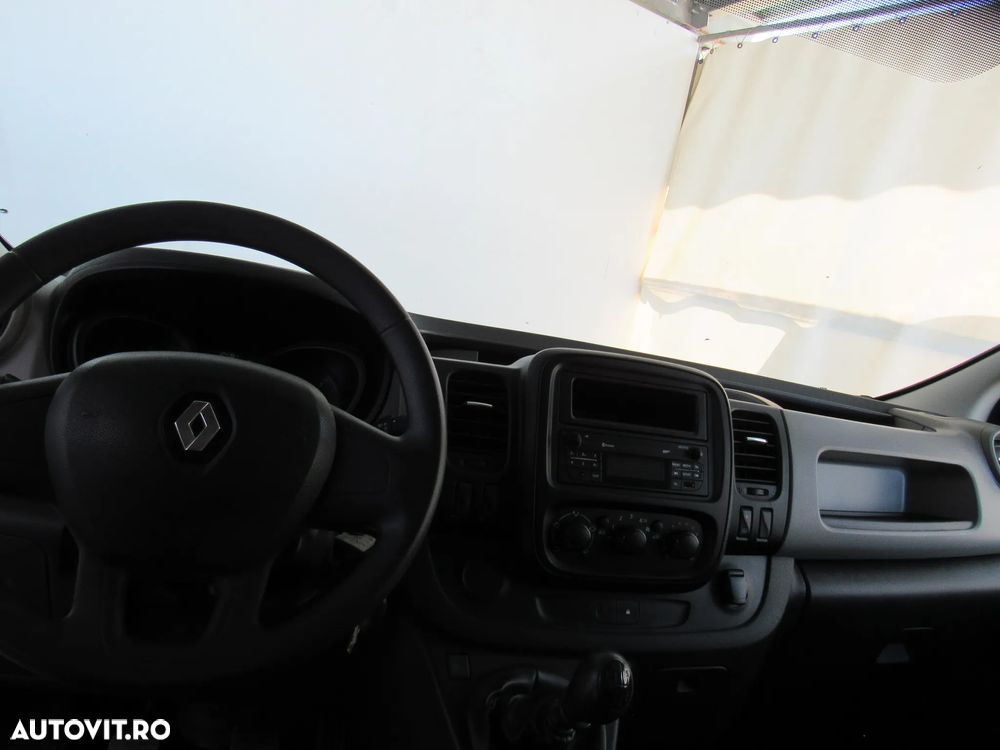 Renault Trafic - 11
