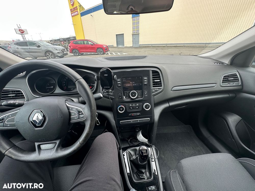 Renault Megane TCe 115 GPF LIFE - 6