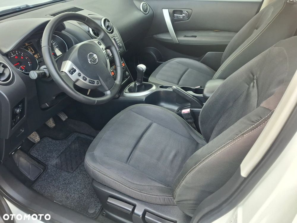 Nissan Qashqai 1.6 visia - 33