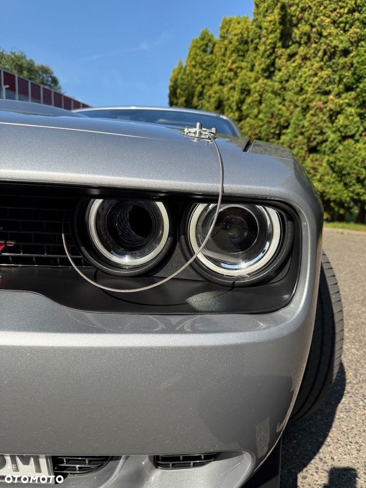 Dodge Challenger - 4
