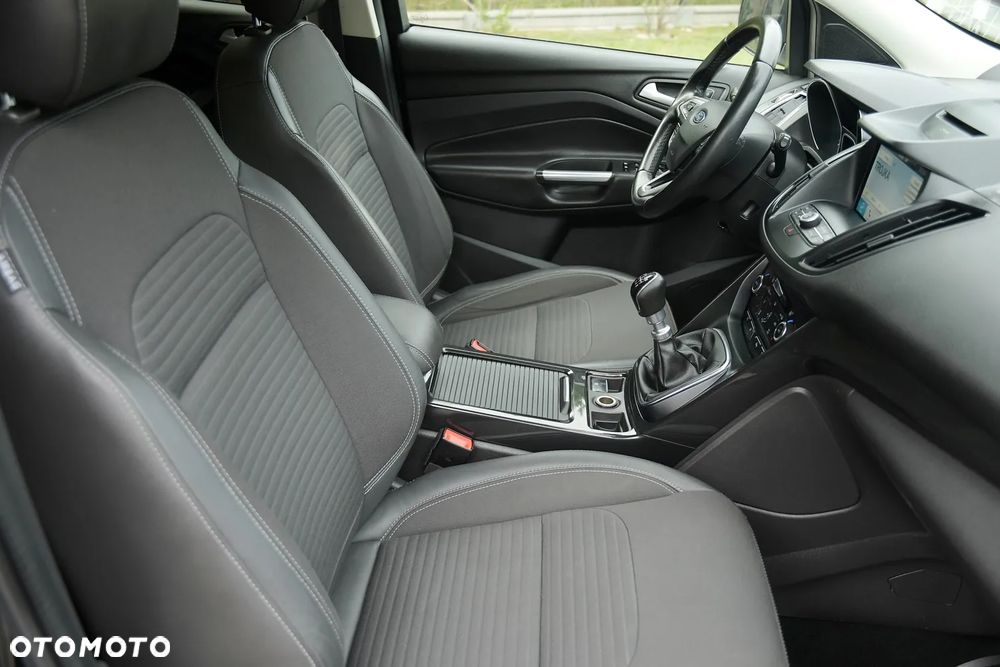 Ford Kuga 2.0 TDCi 4x4 Titanium - 20