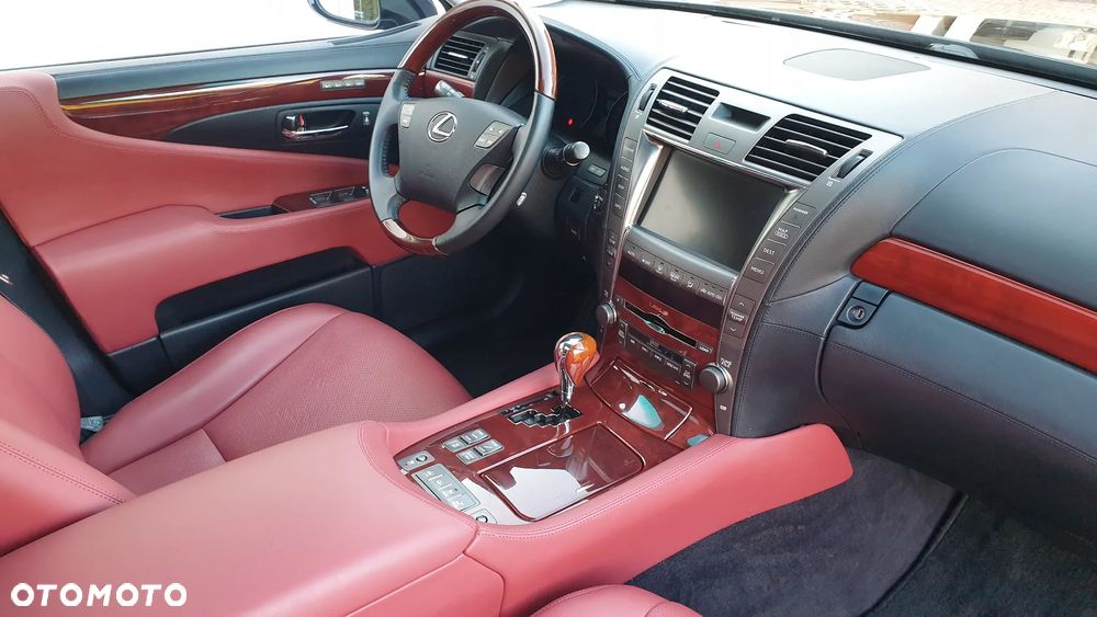 Lexus LS - 25