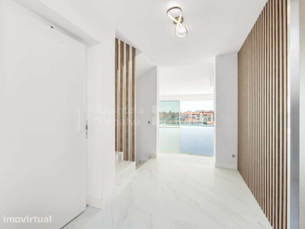 Moradia T5 com vista mar, nova, no Penedo - Grande imagem: 4/48