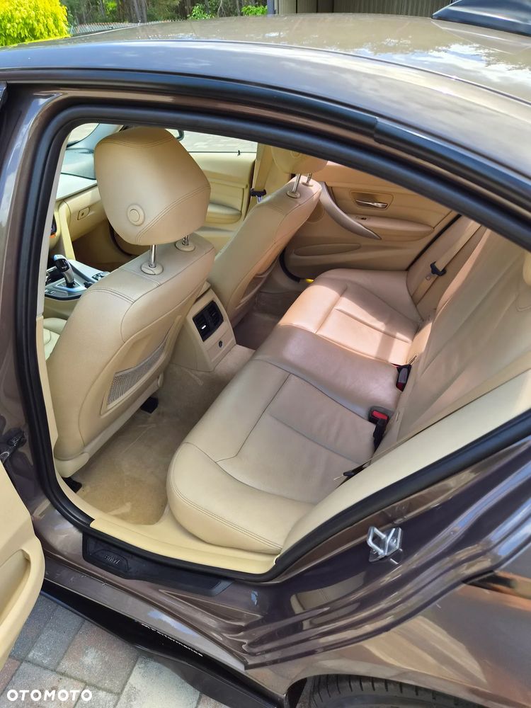 BMW Seria 3 328i - 16