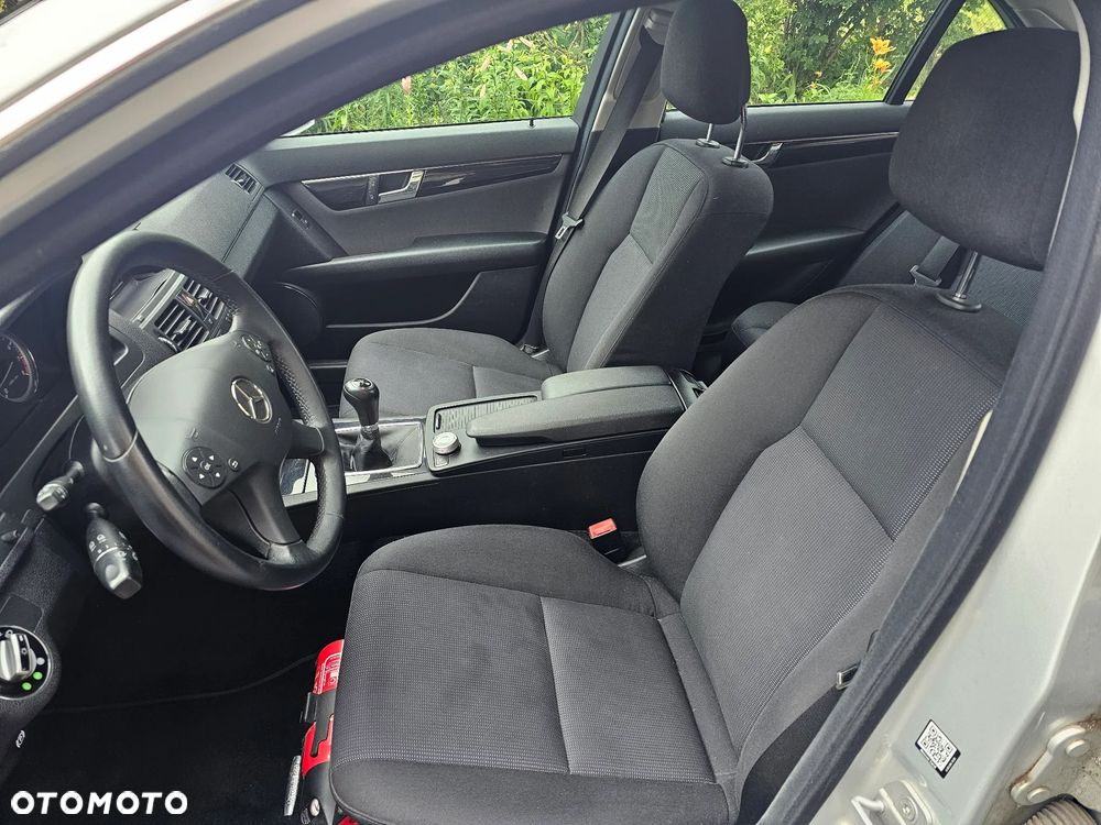 Mercedes-Benz Klasa C 180 Kompressor BlueEFFICIENCY - 20