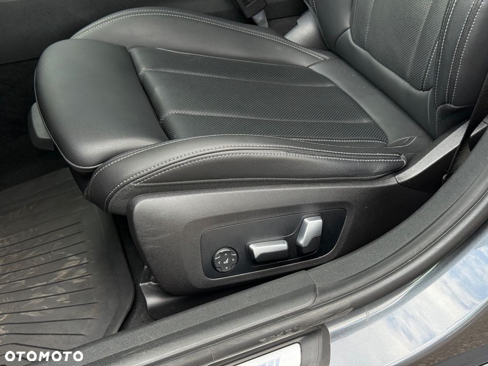 BMW Seria 3 330i xDrive M Sport sport - 18