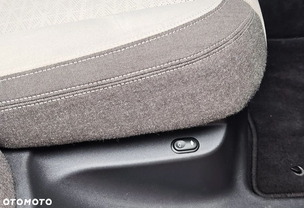 Land Rover Range Rover Velar 2.0 SD4 R-Dynamic HSE - 29