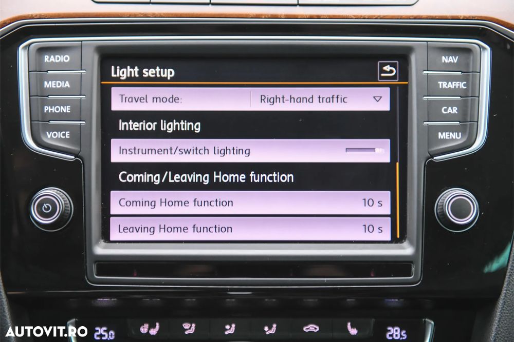 Volkswagen Passat - 37