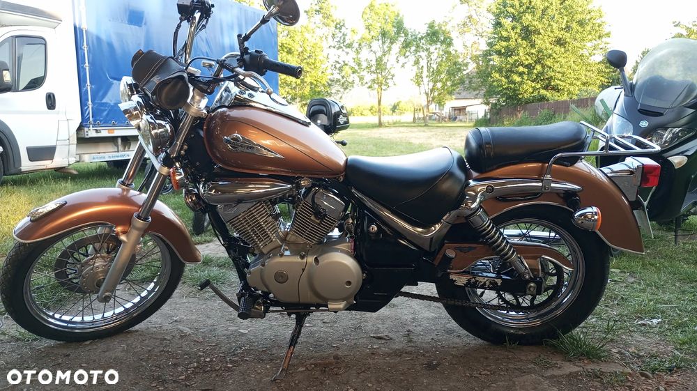 Suzuki Intruder - 1