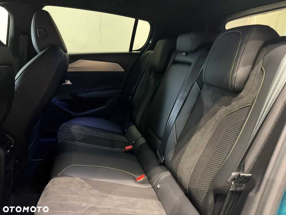 Peugeot 308 1.2 mHEV GT Exclusive S&S e-DCS6 - 22