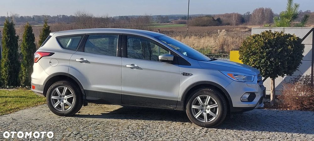 Ford Kuga - 1